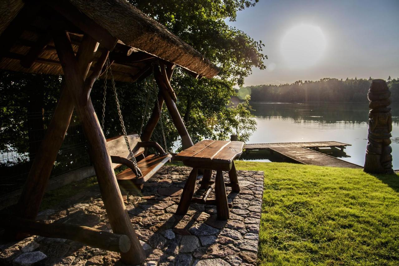 Dom Nad Jeziorem Ublik Z Sauna I Jacuzzi Экстерьер фото