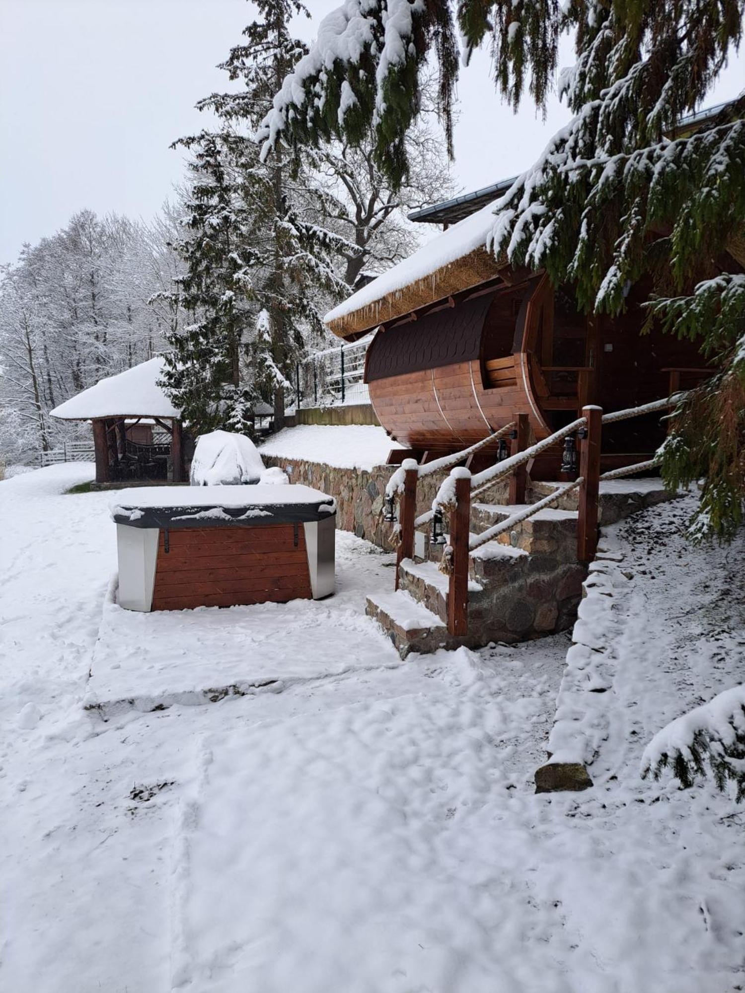 Dom Nad Jeziorem Ublik Z Sauna I Jacuzzi Экстерьер фото